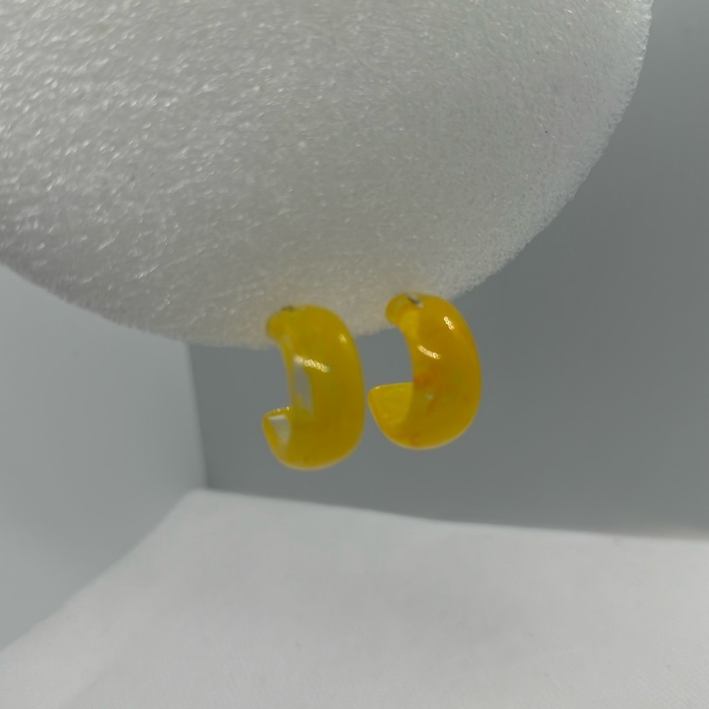 Retro Chic Translucent Yellow Hoop - Picture 6 of 15
